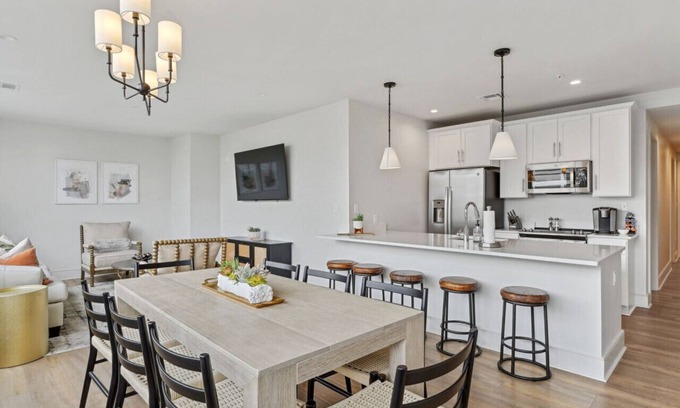 Central Business District Hotel | Stylish 4BD Unit near French Quarter/Superdome