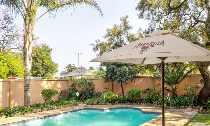 Menlo Park Casa | The Elegant Lodge
