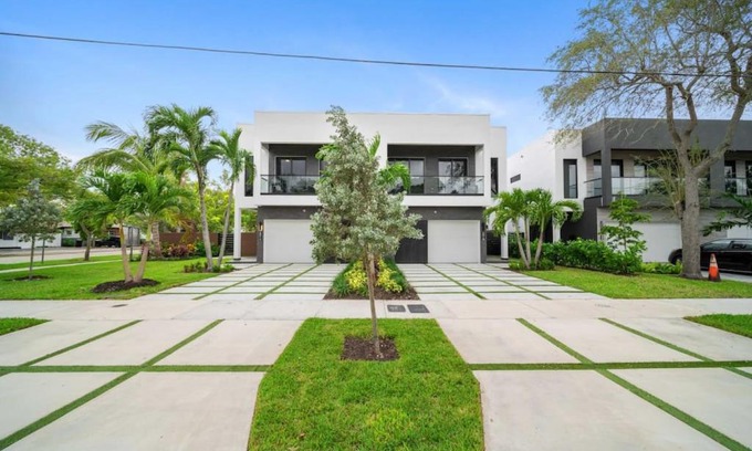 Victoria Park Casa | The Elements Home with 2 Pools