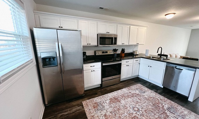 Sharon Grove Casa | The Elkton Townhome