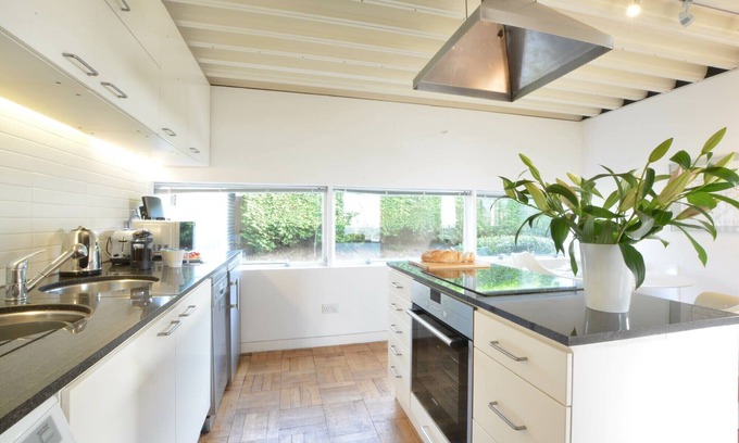 Ely Casa | THE ELLIS-MILLER HOUSE, romantic, with open fire in Ely