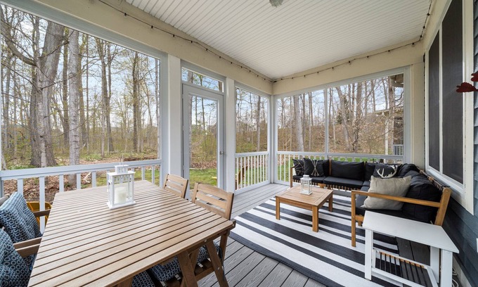 Cherry Valley Casa | The Elm - 36 Hollow S
