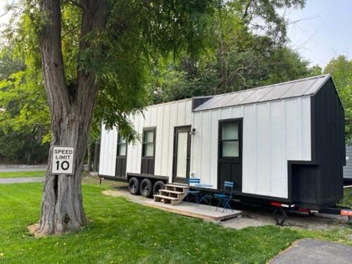 Elizabethtown Casa | The Endeavor Tiny Home!