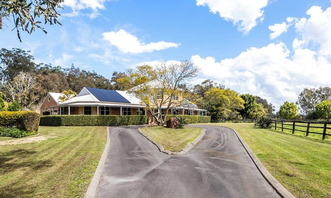 Bobs Farm Casa | The Entertainers Estate with Pool and Tiny Home