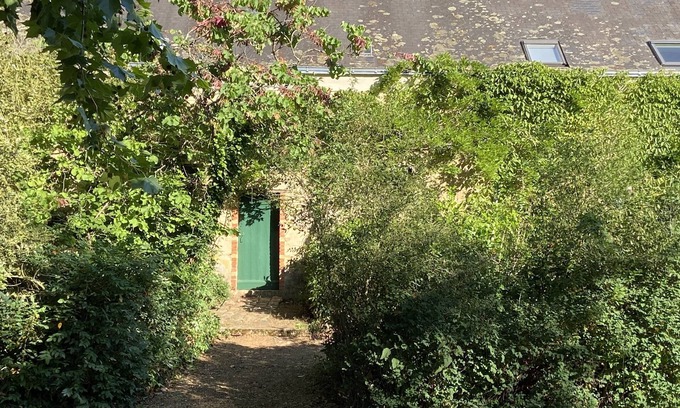 Sille-le-Philippe Apartamento | The entire farmhouse apartment (Grand + Petit Appartement combination)