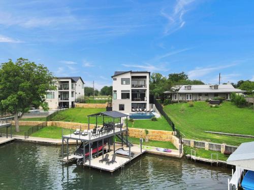 Burnet Casa | The Escape at 212 with Concierge Services