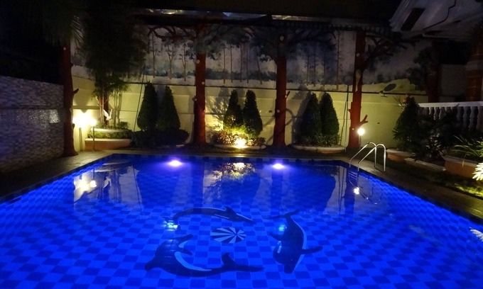Buhangin Cama Y Desayuno | The Executive Villa Inn & Suites