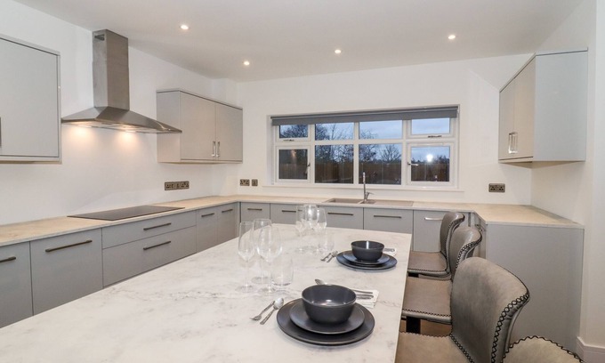 Newmarket Casa | THE EXNING RESIDENCE, pet friendly, with a garden in Newmarket