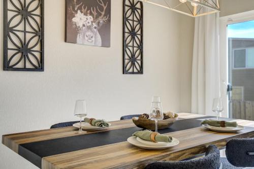 Colorado Springs Casa | The Family Den - Pet Friendly!