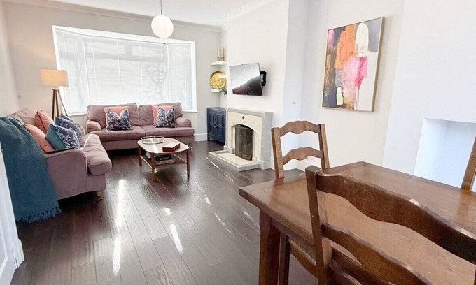 Chester Casa | The Family Holiday In Chester: Parking and Garden