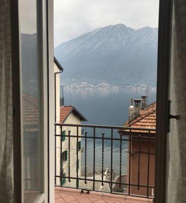 Colonno Apartamento | The Family Houses - Apartments with Balcony and Lake View