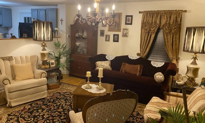 Thompsonville Casa | The famous Haunting in Enfield CT, known as the Demon House invites you to stay!