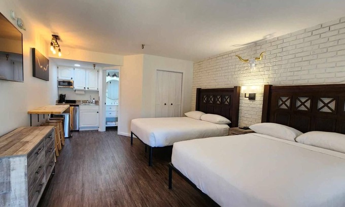 River Ranch Condominio | The Farmhouse at River Ranch, Steps to Rodeo! 227