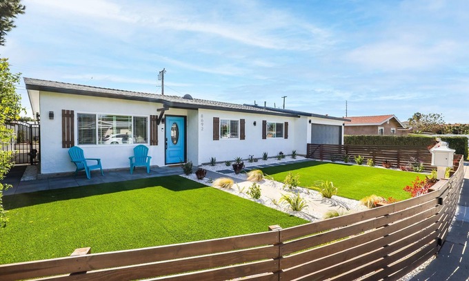Midway City Casa | The Farmhouse Retreat