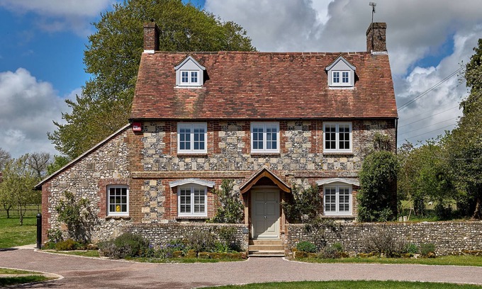 Chichester Casa | The Farmhouse, Seabeach Farm
