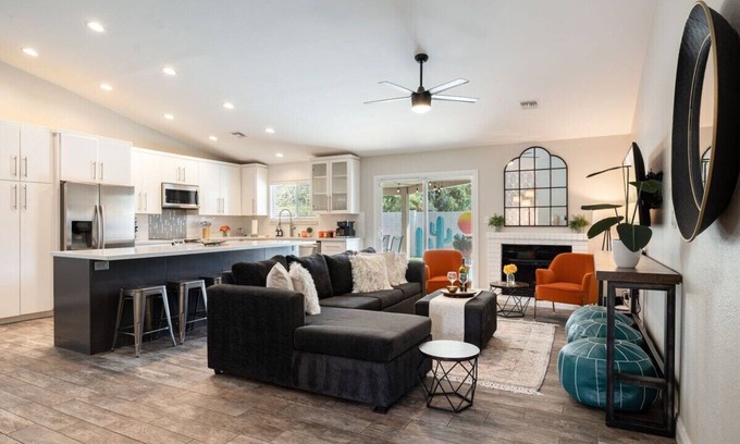 Sunset Ridge Casa | The Fashionable Fox Trotter by PaseoHomesAZ with Heated Pool