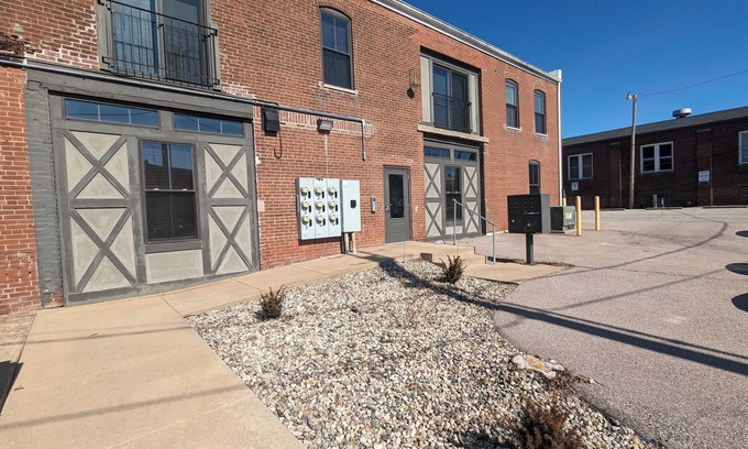 Belleville Apartamento | The Feed Mill Lofts - Downtown Belleville's Premier Accommodation