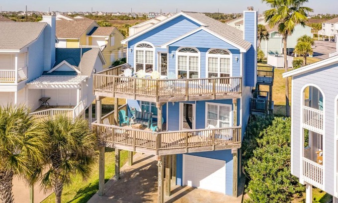 Pirates Beach Casa | The Fiddler Crab