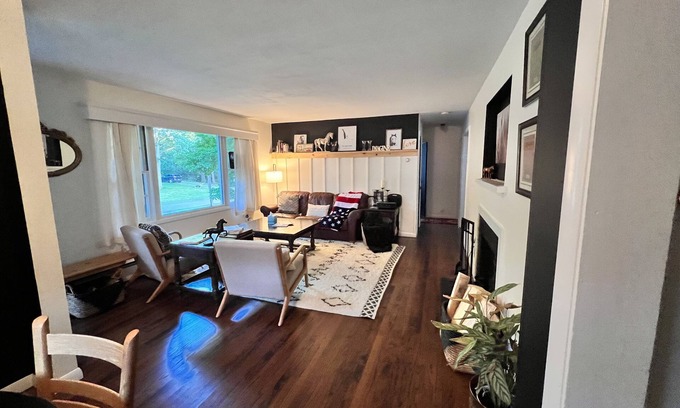 Cazenovia Casa | The “Finest” Cozy Lake Town Hideaway!