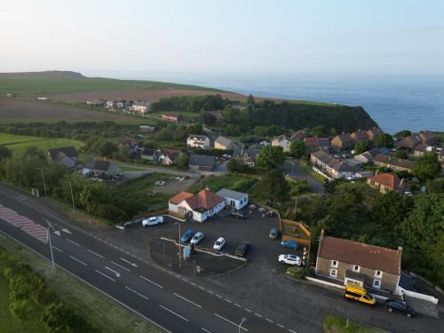 Burnmouth Cama Y Desayuno | The First & Last Inn