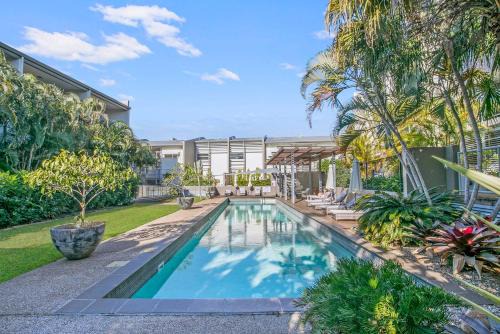 Bulimba Apartamento | The Fish Bowl Vibrant Riverside Escape with Pool
