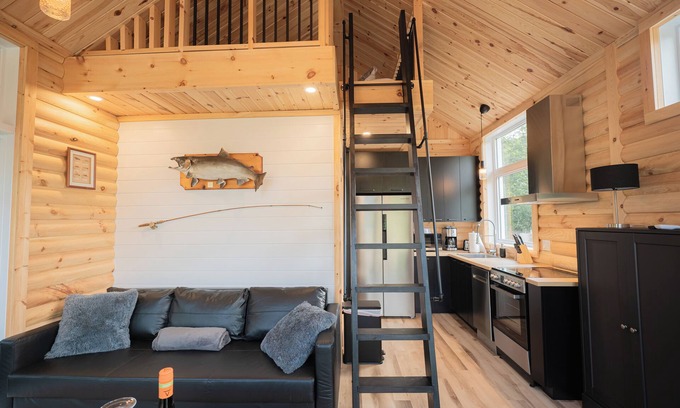 Mauricie Chalet De Esquí | The fisherman's camp - By the water!