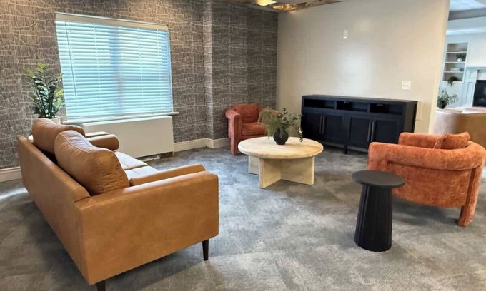 North Central Omaha Apartamento | The Florence Summary: