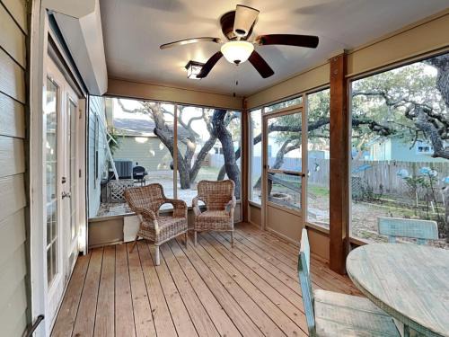 Fulton Casa | The Floundering Pearl - Sun Harbor Cottage 12