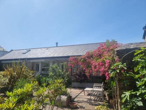 Madron Villa | The Flower House