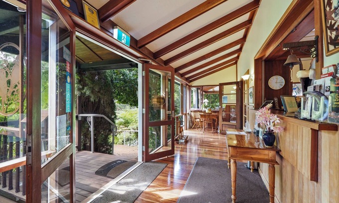Pemberton Cabaña | The Forest Lodge Homestead Cottage with Lake view, Romantic Stay
