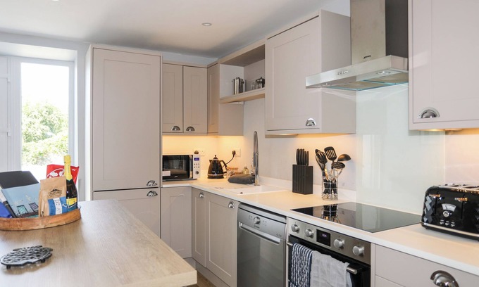 Bryngwran Cabaña | THE FORGE, pet friendly, character holiday cottage in Rhosneigr