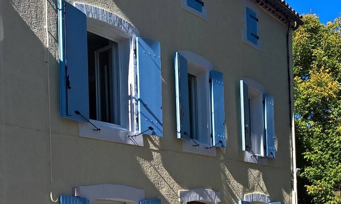 Campagne-sur-Aude Casa | La antigua casa de comerciantes de vino en la tranquila aldea de Brezilhou.