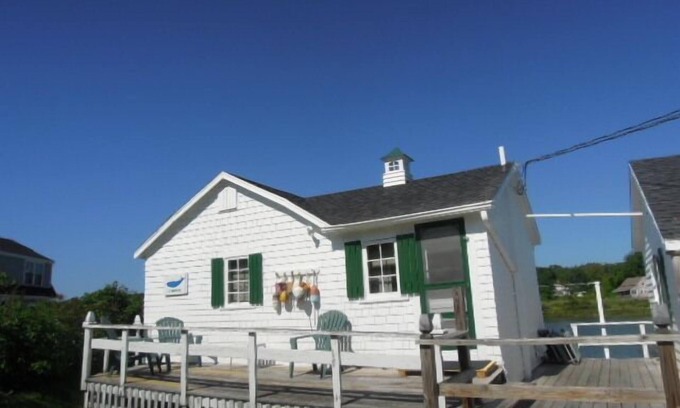 Cape Porpoise Cabaña | The Four Whales - Cape Porpoise "Finback"