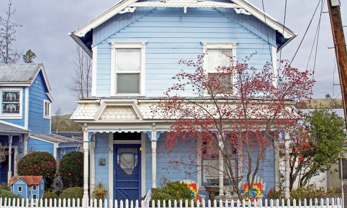 Sutter Creek Casa | The Fournier House: 1870 Victorian off Main St. in amazing Sutter Creek