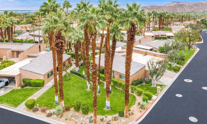 Palm Desert Villa | The Fox's Den - Ironwood Country Club