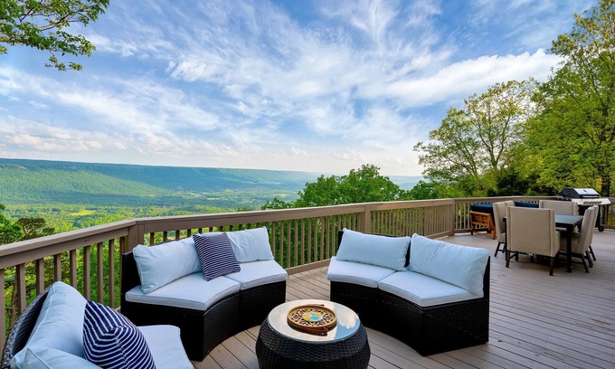 Rising Fawn Casa | The Foxlair Cottage at Lookout Mountain