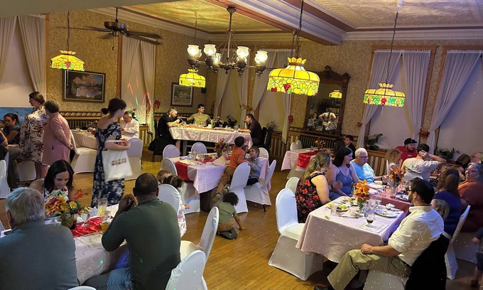 Strawberry Point Hotel | The Franklin hotel and restaurant