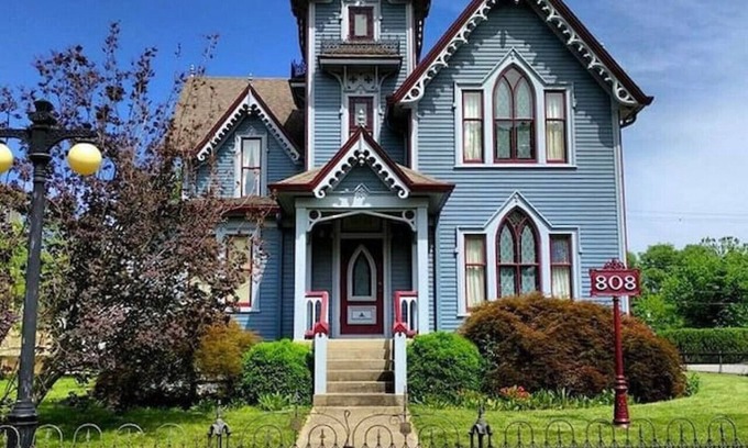 Springfield Casa | The Frederick R. Feitshans House