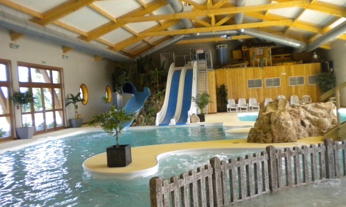 Saint-Quentin-en-Tourmont Cabaña | Los Gîtes du Marquenterre (casa roja)