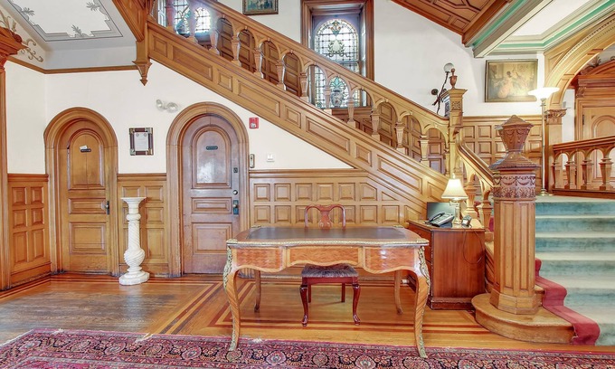 Reading Casa | The Gables at Stirling Guest Hotel