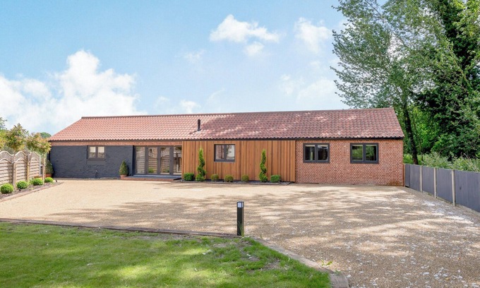 Swafield Cabaña | The Gallery Barn - UK39368