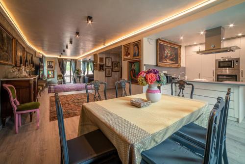 Veliko Tarnovo Casa | The Gallery Guest House - Garden and Garage