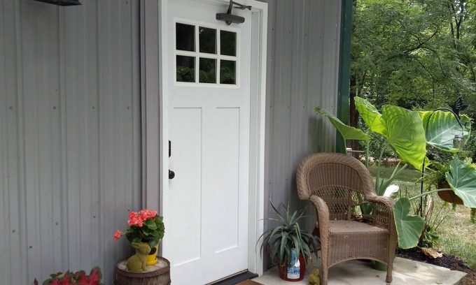 Elm Casa | The Garage B & B -Lititz