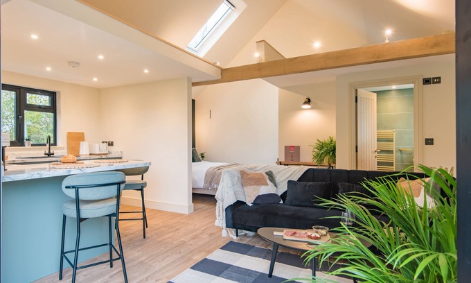 Beckley Cabaña | The Garden Room - a holiday let that sleeps 2 guests in 1 bedroom