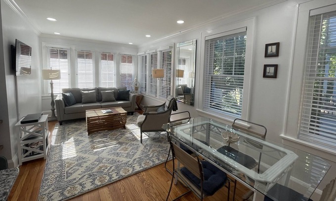 Northside District Condominio | The Garden Suite at Hampton Court