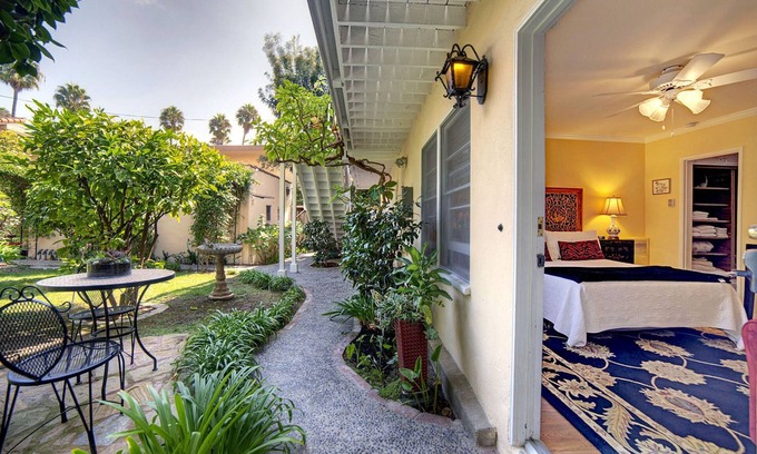 North of Wilshire Apartamento | The Garden Suite | Retiro de 5 estrellas en Santa Mónica