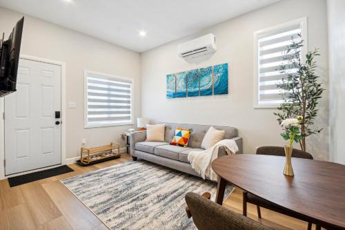 White Oaks Apartamento | The Garden Suite in London, On 1BR, 1B with free washer and dryer