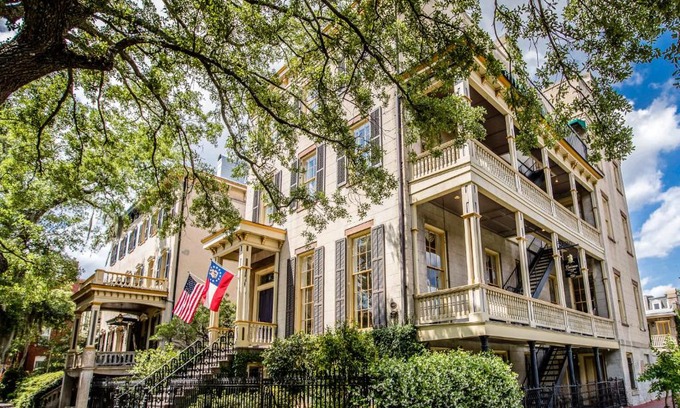 Historic Downtown Savannah Cama Y Desayuno | The Gastonian, Historic Inns of Savannah Collection
