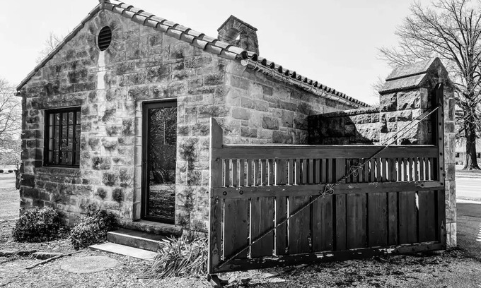 Ponca City Cabaña | The Gatehouse Cottage-Ponca City