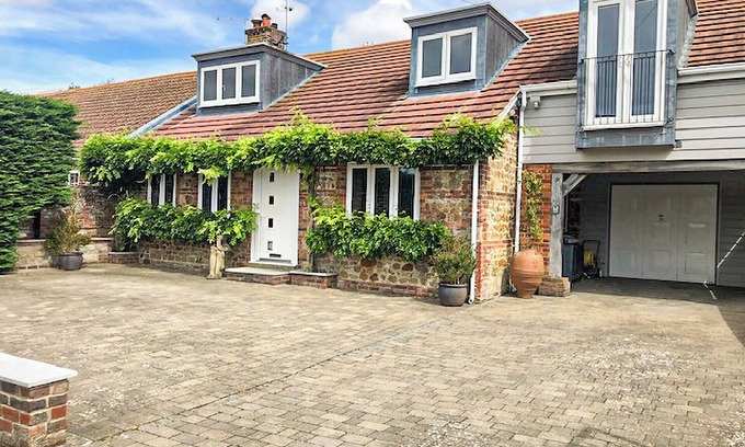 Pagham Cabaña | The Gatehouse - UK40089
